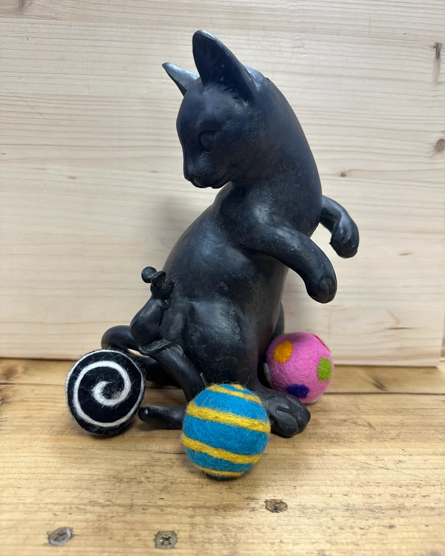 CHAT - BALLE FEUTRÉE