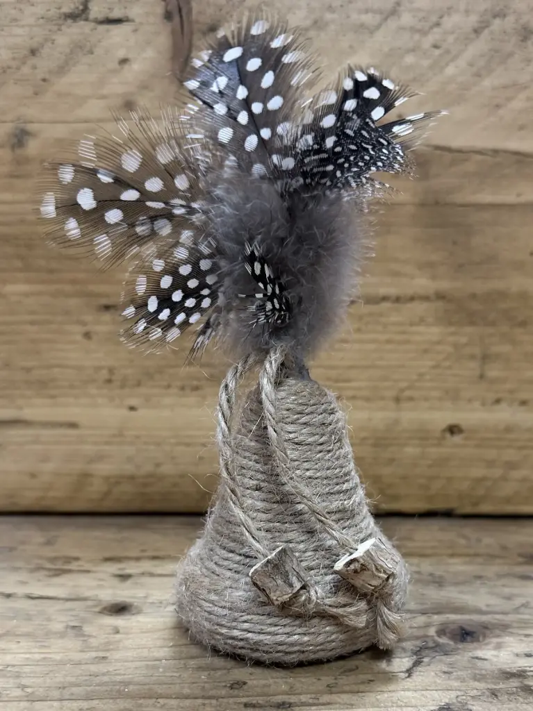 CHAT - CLOCHE PLUMES